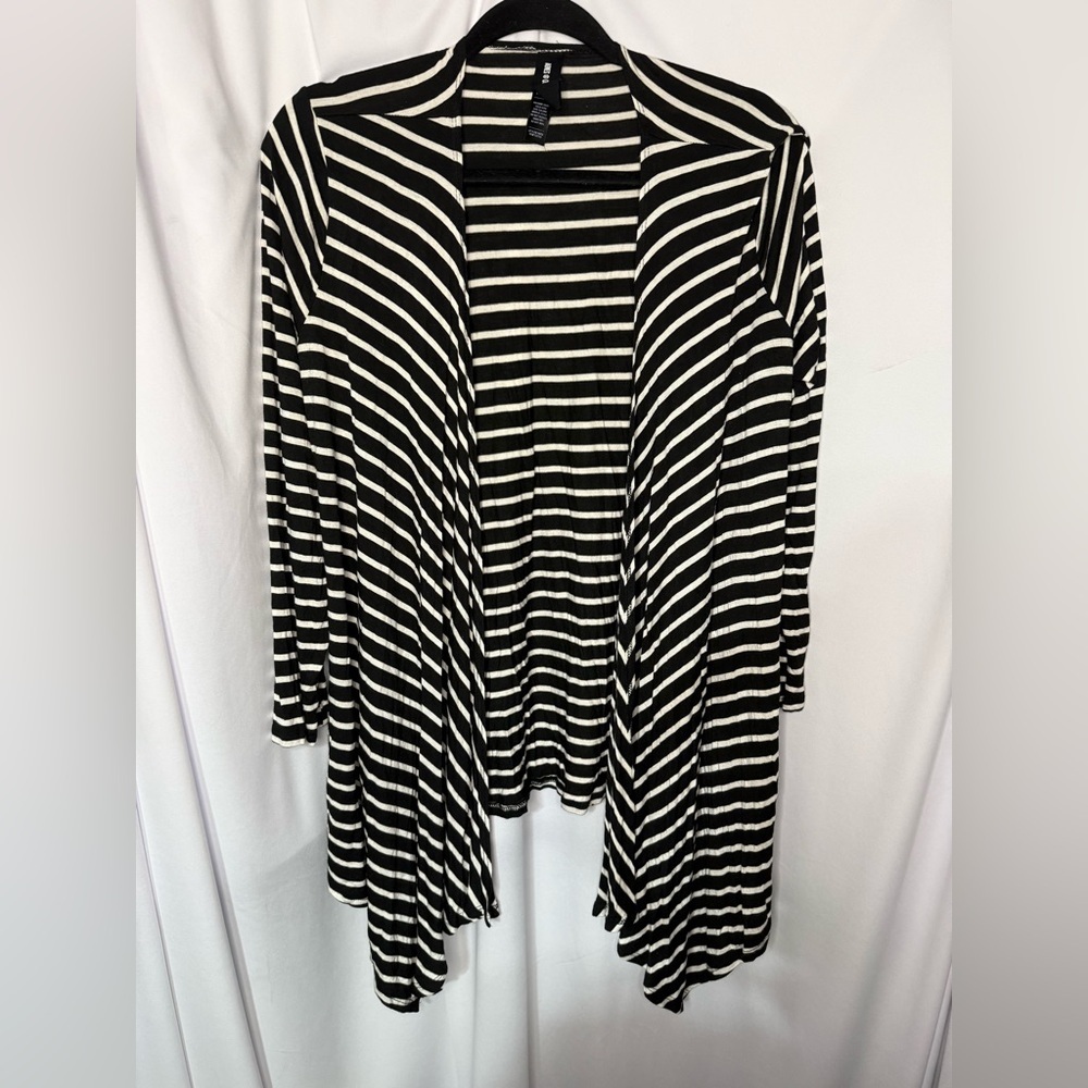 Agnes & Dora Black and White Striped Open Cardigan